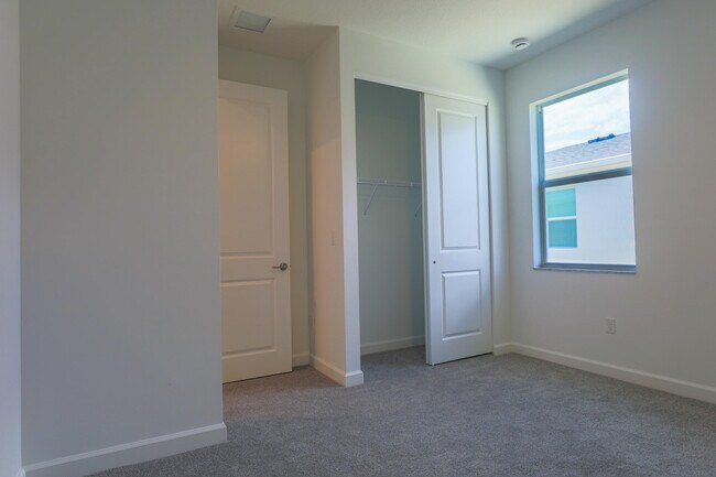 Building Photo - 9714 SW Indra Wy