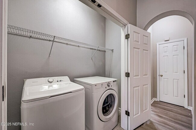 Building Photo - 13493 Sunstone St