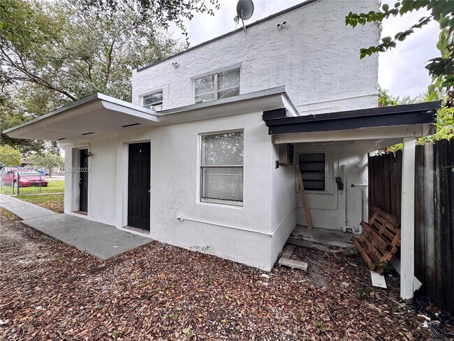 Building Photo - 1613 NW 45th St