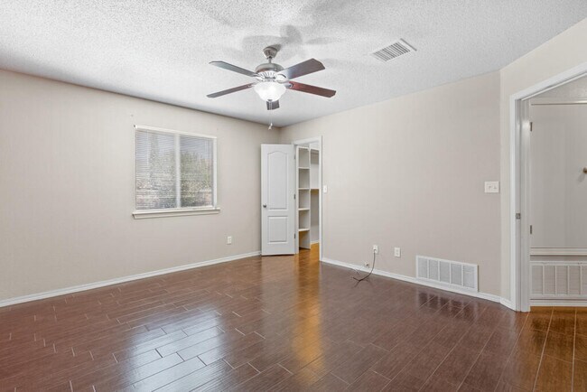 Building Photo - 14029 Volcanic Rock Dr