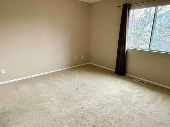 Building Photo - 3496 Burbank Dr