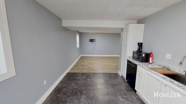 Building Photo - 4711 Highview Pl