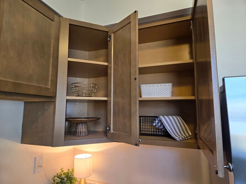 Building Photo - 100 Melvin Ave