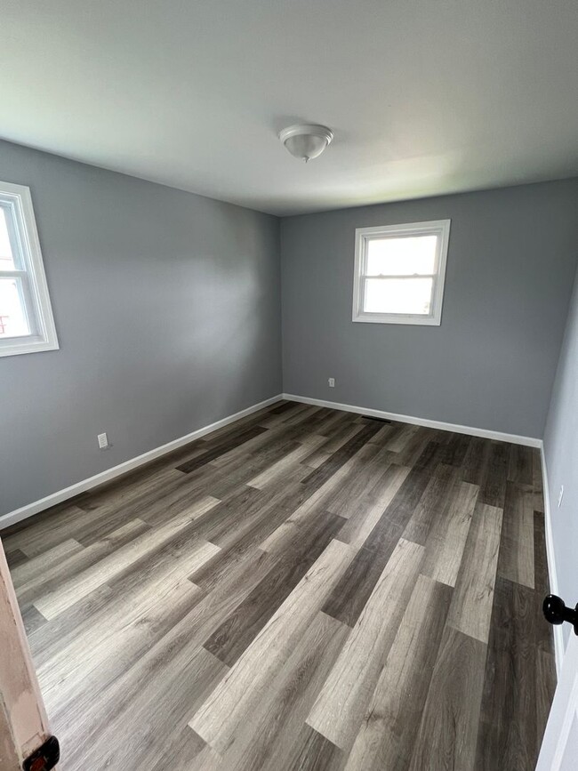 Building Photo - Bensalem 3 bedroom 1 bath + Basement near ...