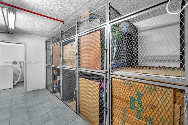 Building Photo - 17021 N Bay Rd