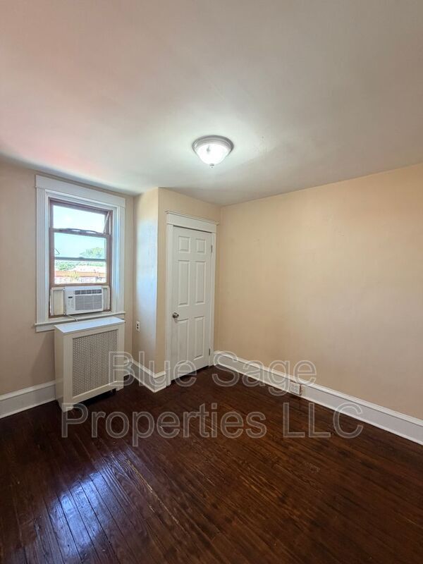 Building Photo - 620 Copley Rd