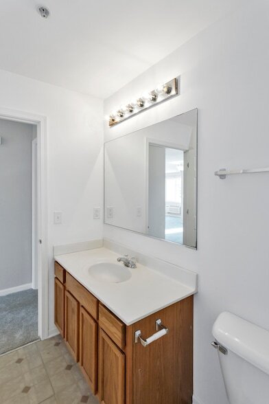 Building Photo - 136 Bertram Dr
