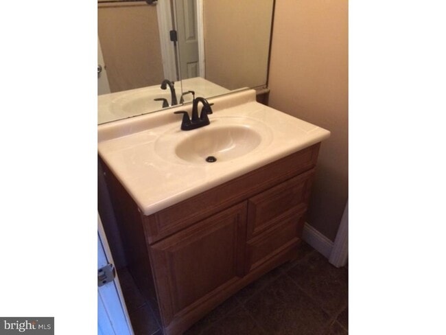 Building Photo - 22 Roxborough Pl