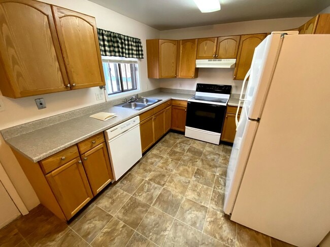 Building Photo - 810 Mary Anne Dr