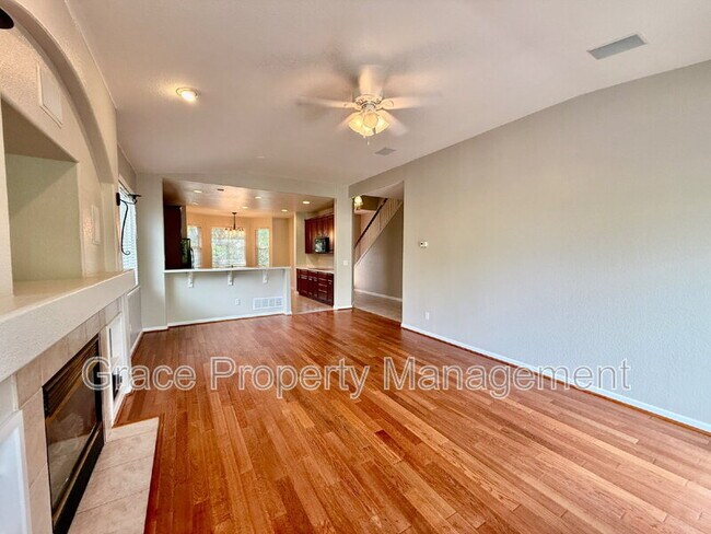Building Photo - 624 Hayloft Way