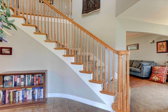 Building Photo - 3 Bed 2 Bath beautiful home on a corner lot in Admirals Cove