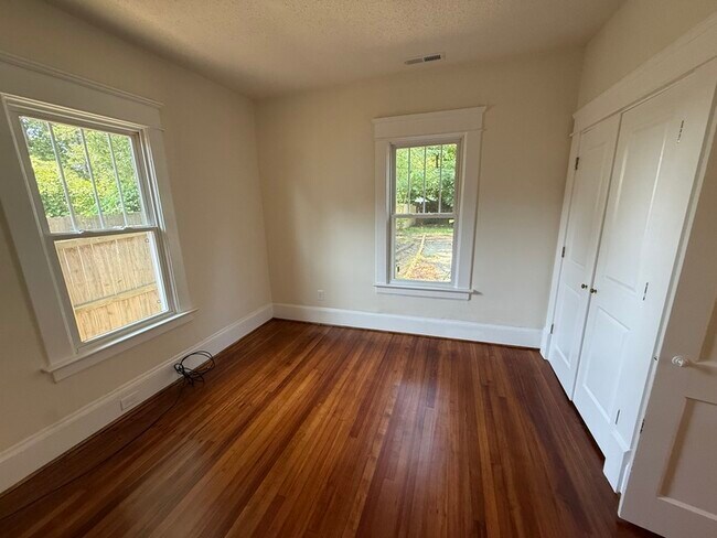 Building Photo - 2411 N Roxboro St
