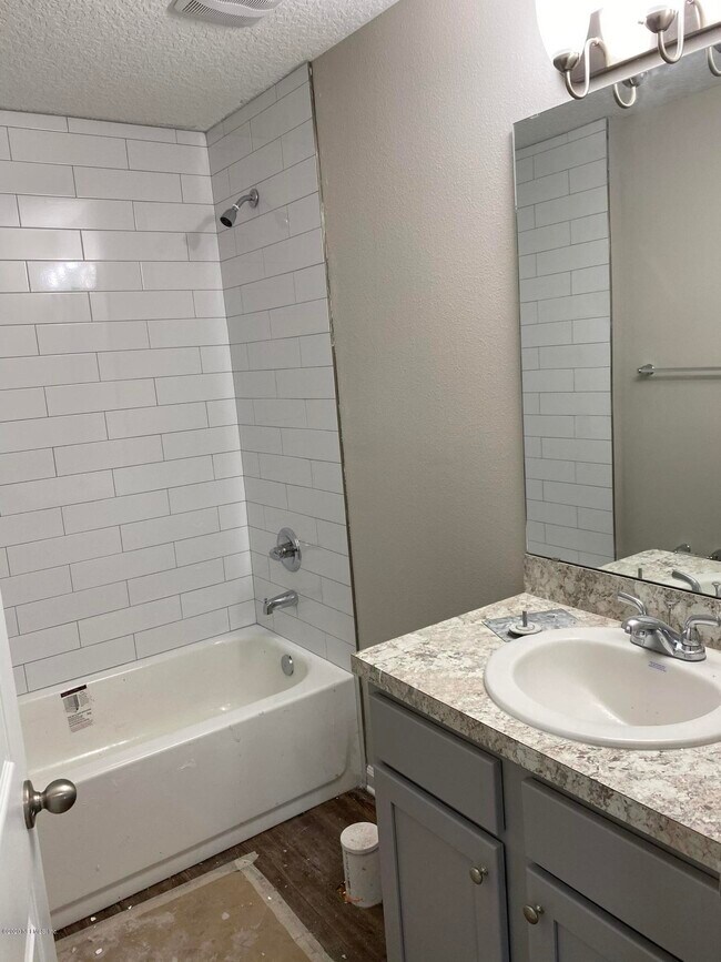 Building Photo - 2312 Wooddale St