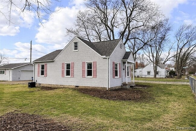 Building Photo - 7451 Cavell St