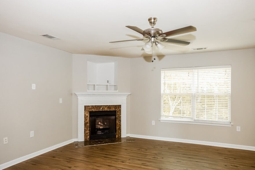 Building Photo - 14130 Waterlyn Dr