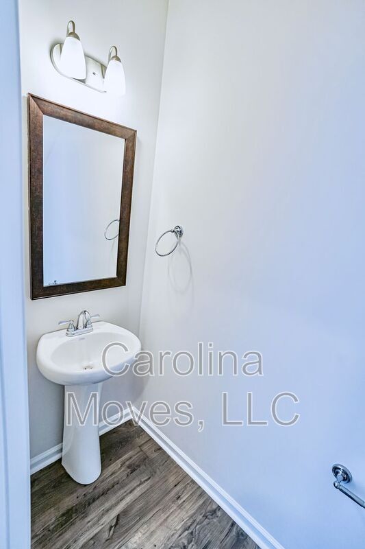 Building Photo - 4 Apricot Ln