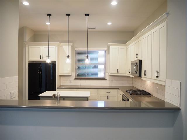 Building Photo - 4129 S Broadway Ave