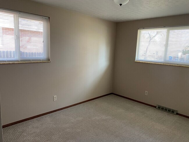 Building Photo - 2401 Dotsero Ave