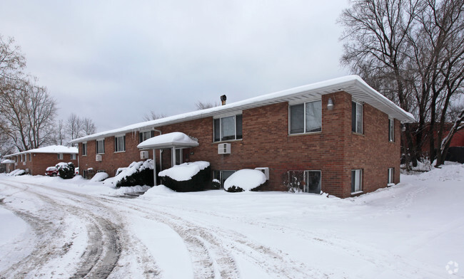Primary Photo - Westport Manor Apartments