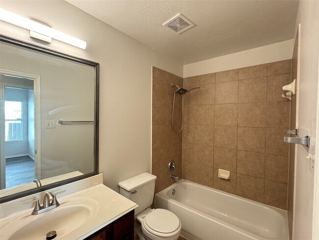 Building Photo - 21543 Falvel Misty Dr