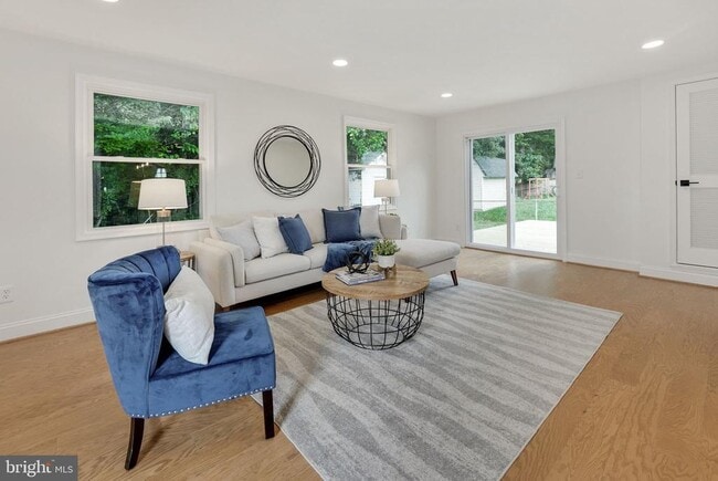 Building Photo - 14332 Belleville Ave