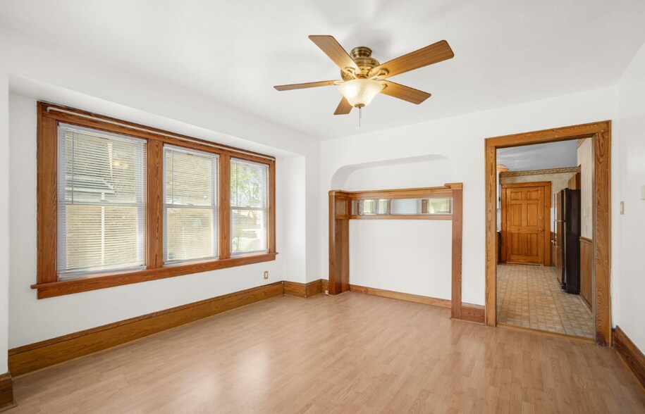 Building Photo - 1745 S 68th St