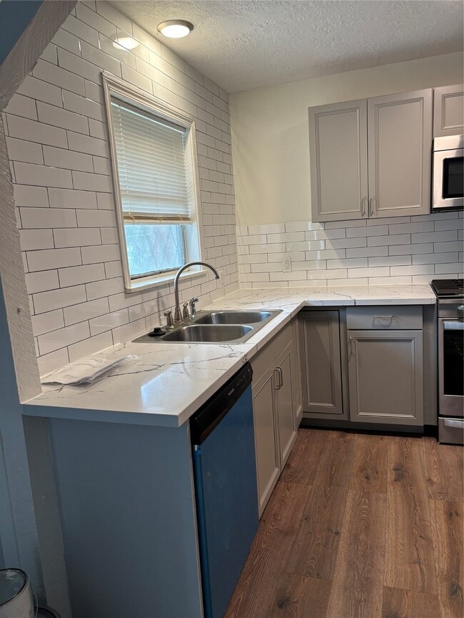 Building Photo - 4115 Tidewater Dr
