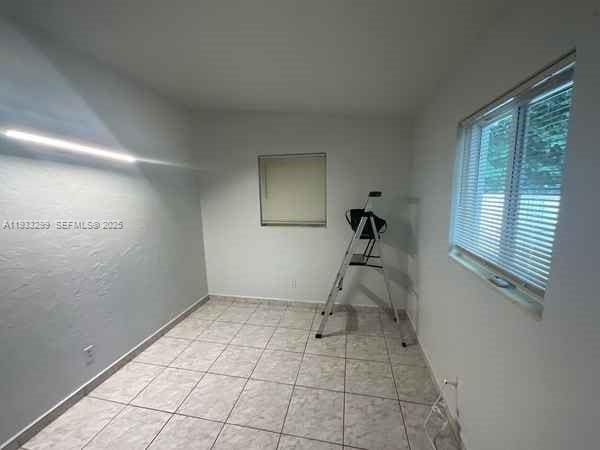 Building Photo - 1261 NW 24th St