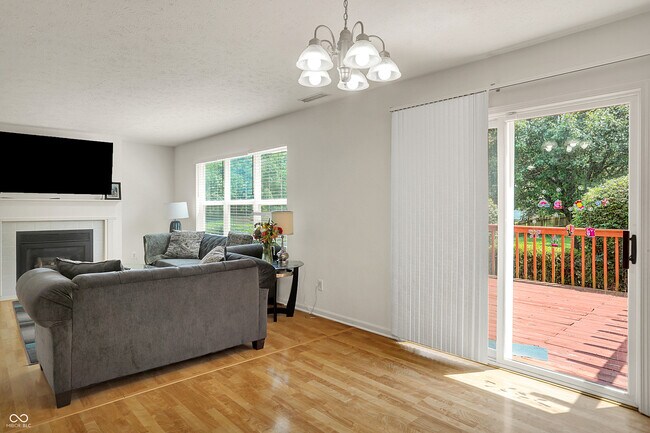 Building Photo - 5761 Cantigny Way S