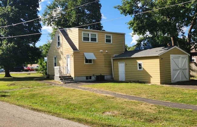 Building Photo - 36939 N Green Bay Rd