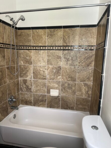 Building Photo - 422 N Collington Ave