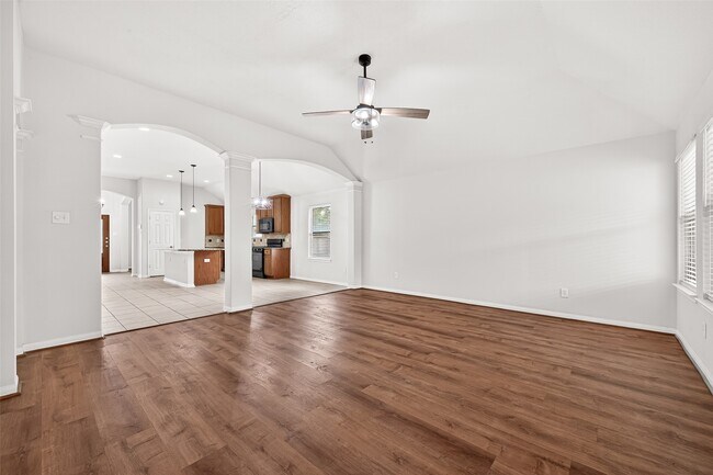 Building Photo - 6030 Wildbriar Ln