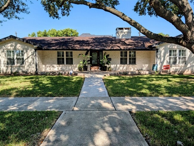 Primary Photo - 9618 S Rice Ave