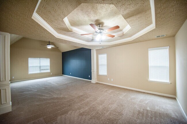 Building Photo - Beautiful home available today!