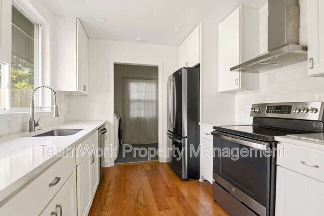 Building Photo - 1127 Snap Dragon Ct