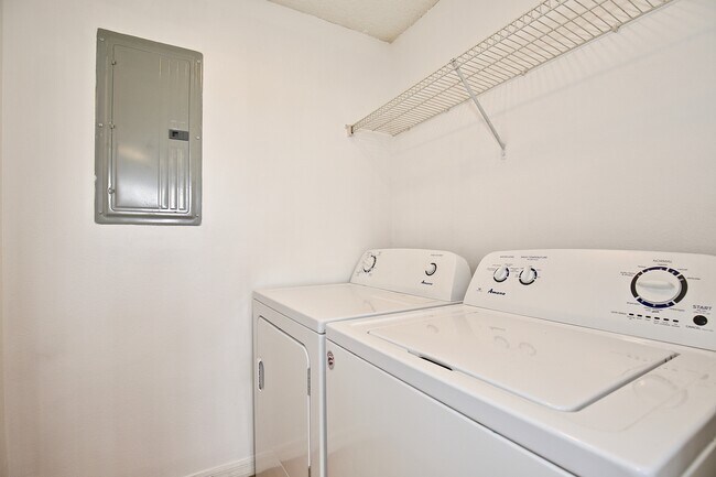 Building Photo - Apt 308 Palms Villa Residences
