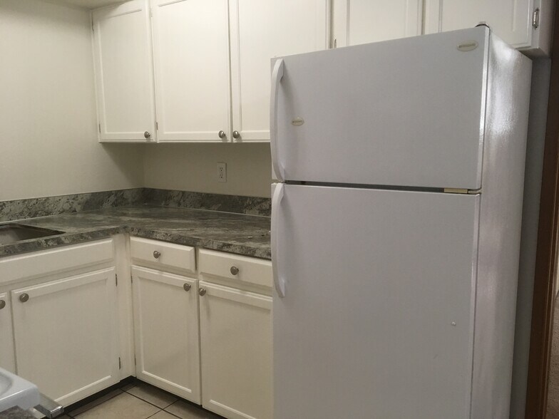 Building Photo - 1227 NE 27th ave