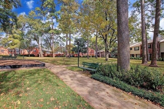 Building Photo - 12662 Rip Van Winkle Dr