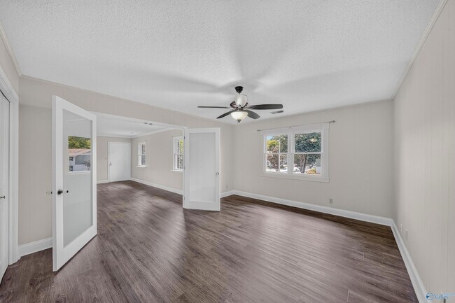 Building Photo - 1208 SE Willowbrook Dr