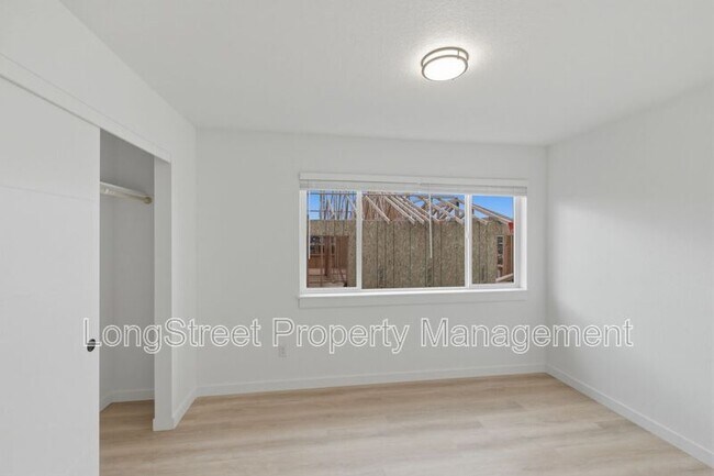 Building Photo - 824 S 19th St