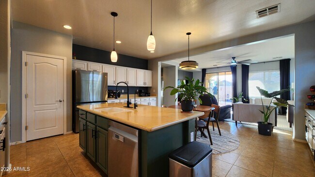 Building Photo - 18970 N Alicante St