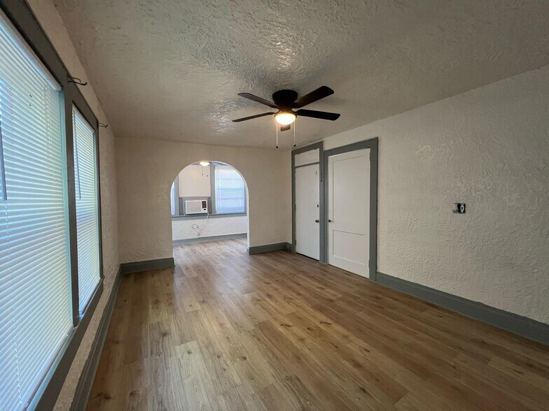 Building Photo - 669 Avenue B NW