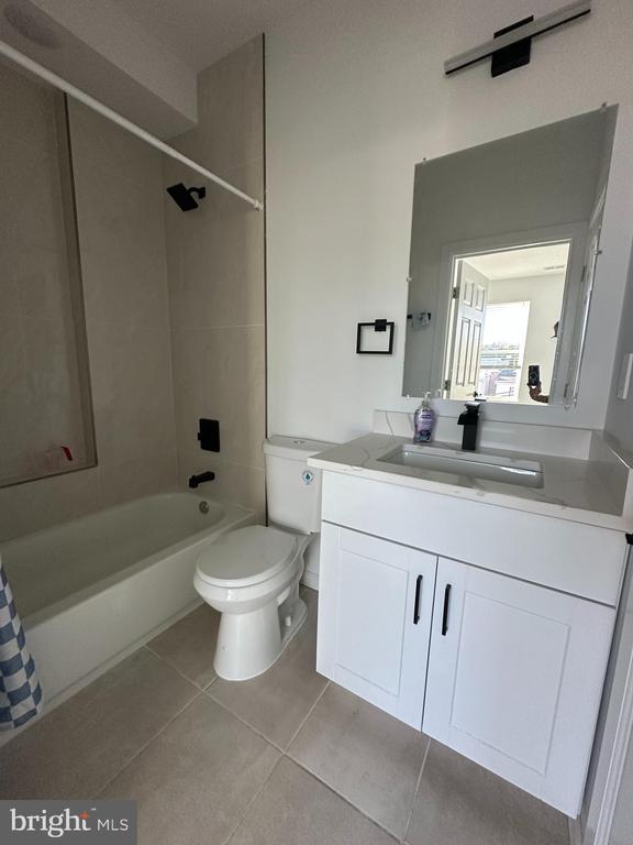 Building Photo - 1925 H St NE