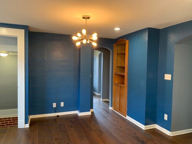 Building Photo - PENDING-Charming & Updated Bungalow in SoBro!