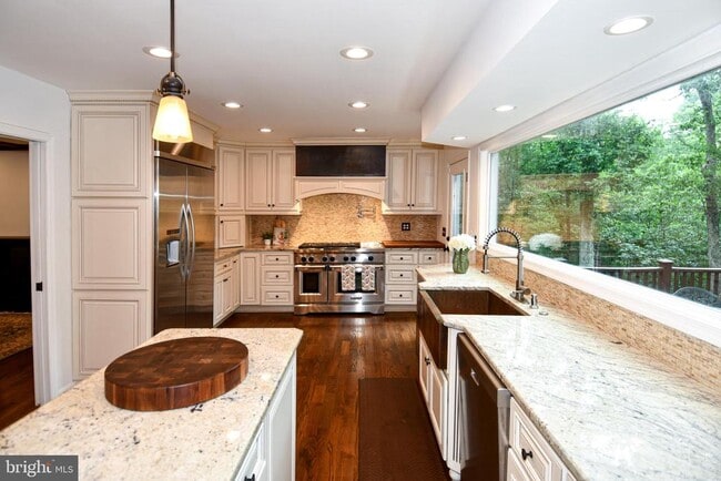Building Photo - 12134 Holly Knoll Cir