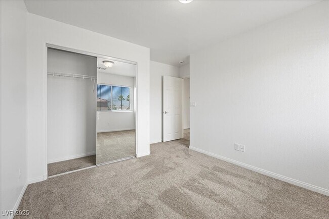 Building Photo - 9353 Grand Reve St