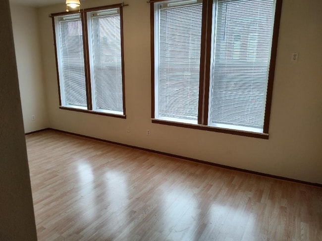 Building Photo - 109 S Lane St