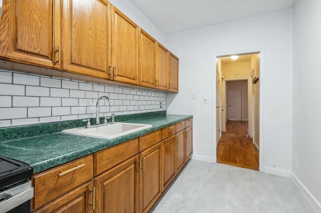 Building Photo - 6705 Woodside Ave