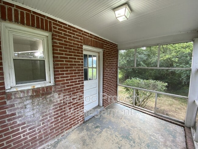 Building Photo - 25345 Patriot Hwy