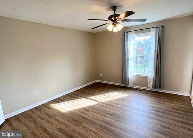 Building Photo - 10108 Sabin Dr